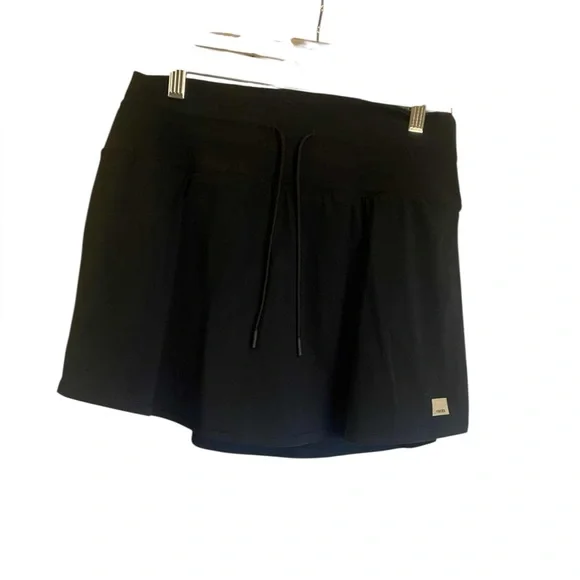 NWT Vuori daily skirt INK Size M - Picture 3 of 5